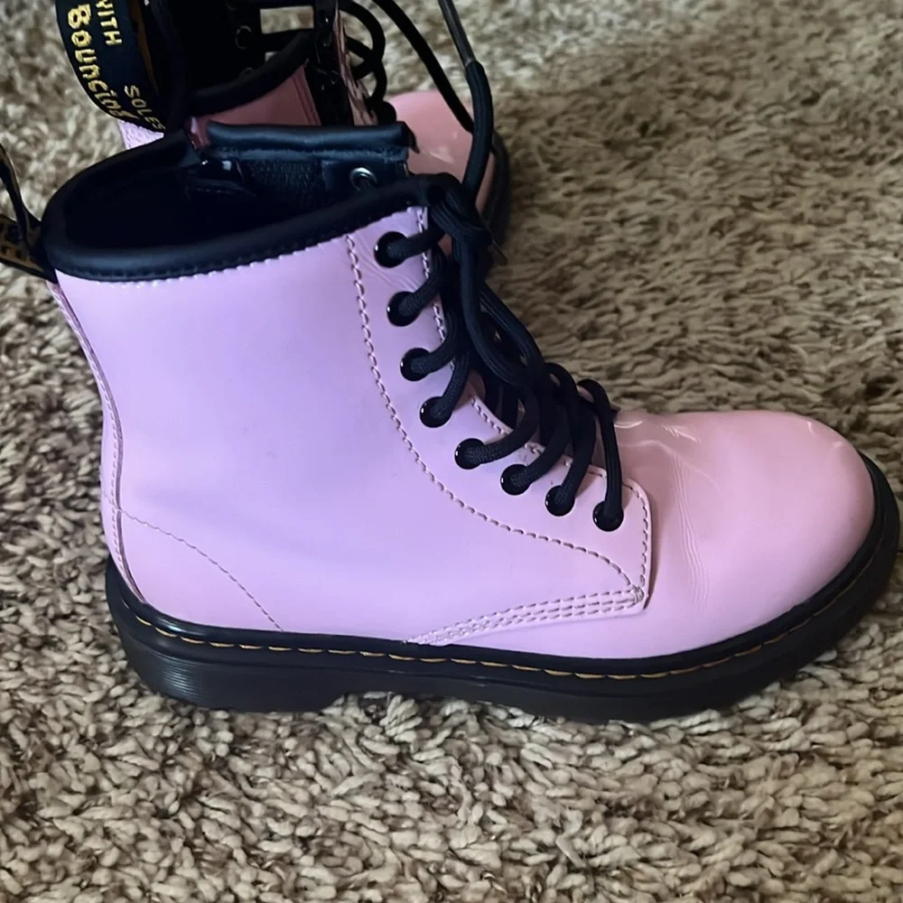 N/A dr martens